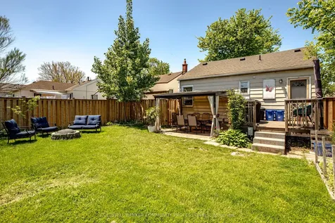 364 Tragina Avenue N Hamilton ON L8H 5E5