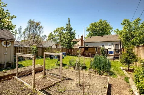 364 Tragina Avenue N Hamilton ON L8H 5E5