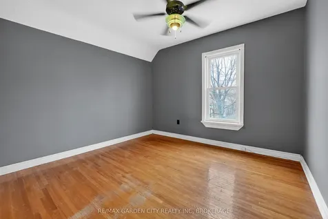 284 Burgar Street Welland ON L3B 2T6