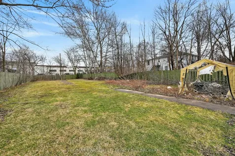 284 Burgar Street Welland ON L3B 2T6