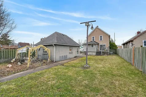 284 Burgar Street Welland ON L3B 2T6