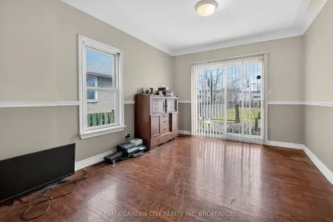 284 Burgar Street Welland ON L3B 2T6