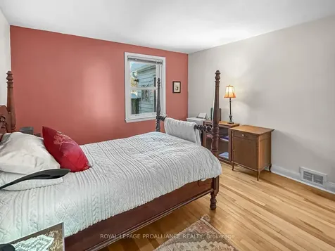 284 Victoria Avenue Belleville ON K8N 2C7