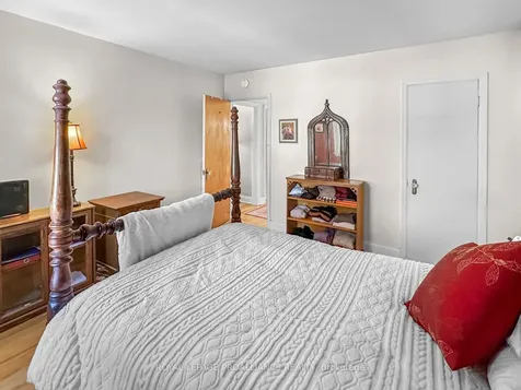 284 Victoria Avenue Belleville ON K8N 2C7