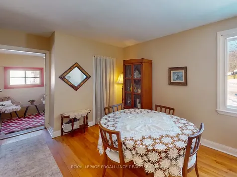 284 Victoria Avenue Belleville ON K8N 2C7
