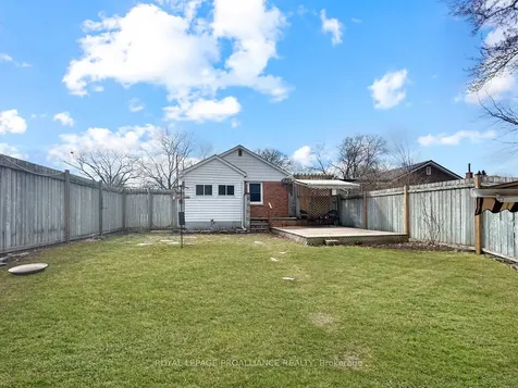 284 Victoria Avenue Belleville ON K8N 2C7