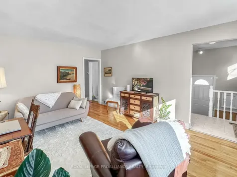 284 Victoria Avenue Belleville ON K8N 2C7
