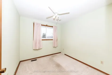 33 Strathmore Crescent Welland ON L3B 1B8