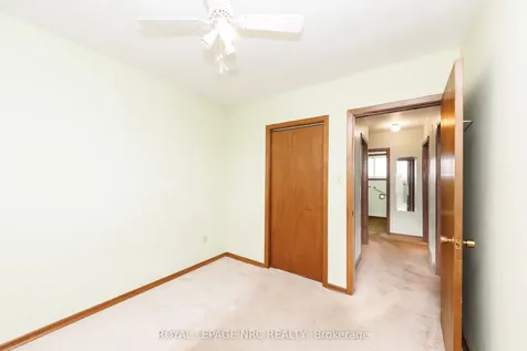 33 Strathmore Crescent Welland ON L3B 1B8