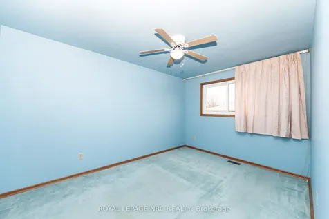 33 Strathmore Crescent Welland ON L3B 1B8