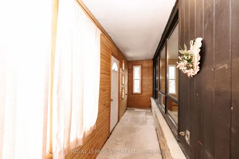 33 Strathmore Crescent Welland ON L3B 1B8