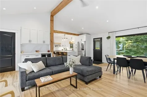 570 Westview Avenue Hamilton ON L9G 1N9