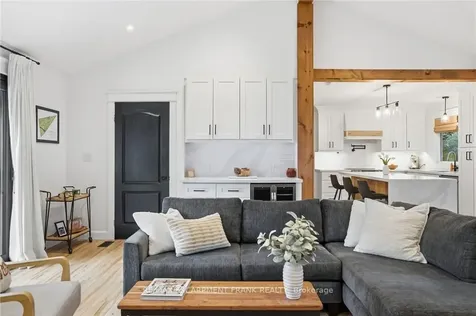 570 Westview Avenue Hamilton ON L9G 1N9