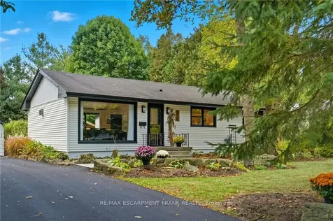 570 Westview Avenue Hamilton ON L9G 1N9