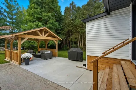 570 Westview Avenue Hamilton ON L9G 1N9