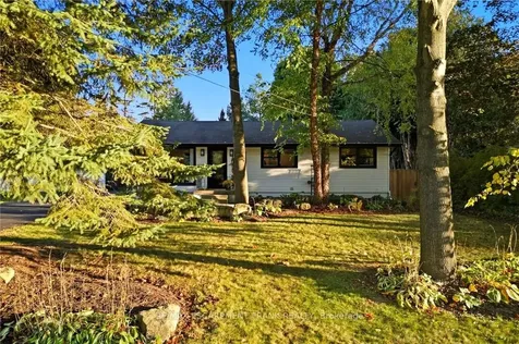 570 Westview Avenue Hamilton ON L9G 1N9