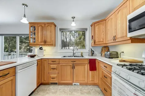 34 Wilson Lane Hastings Highlands ON K0L 1C0