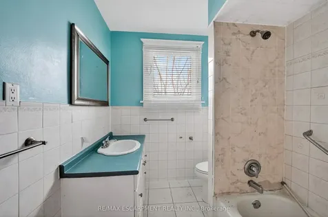 5991 Culp Street Niagara Falls ON L2G 2B6
