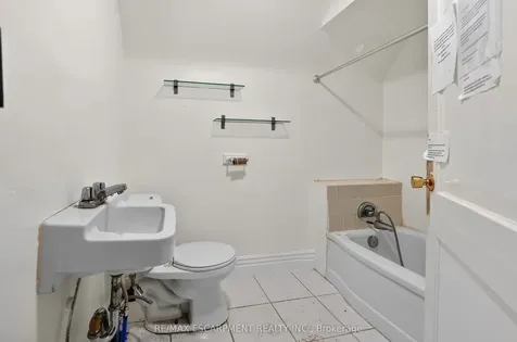 5991 Culp Street Niagara Falls ON L2G 2B6