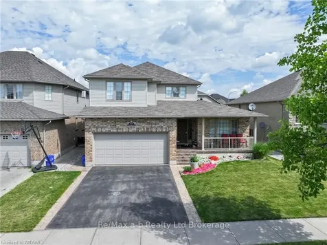 905 Woodbine Court Kitchener ON N2R 1X4
