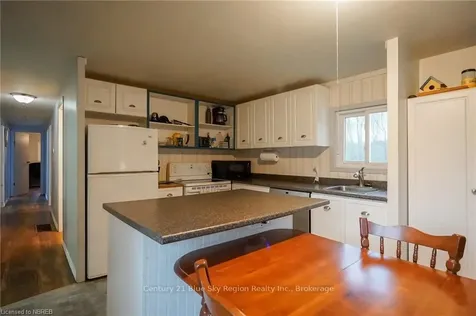 728 Maple Hill Road Powassan ON P0H 1Z0