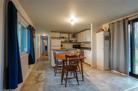 728 Maple Hill Road Powassan ON P0H 1Z0