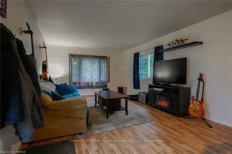 728 Maple Hill Road Powassan ON P0H 1Z0