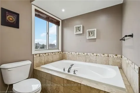 16 Freeman Street Brant ON N3L 4H2