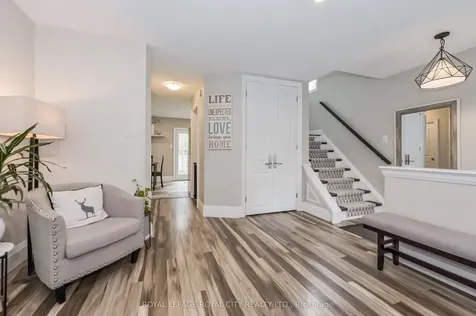 520 Pineview Gardens Shelburne ON L0N 1S2