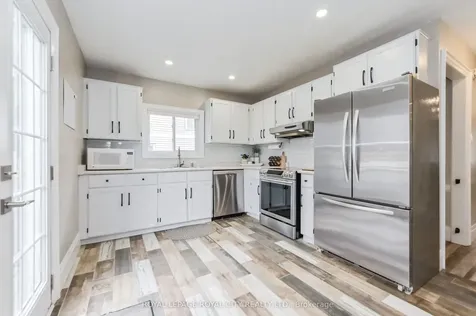 520 Pineview Gardens Shelburne ON L0N 1S2