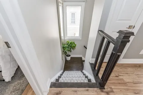 520 Pineview Gardens Shelburne ON L0N 1S2