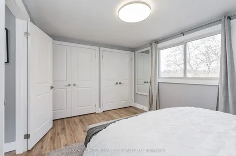 520 Pineview Gardens Shelburne ON L0N 1S2