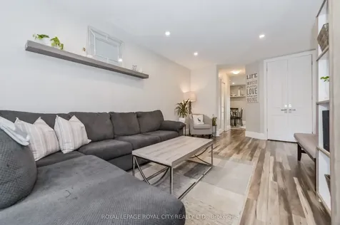 520 Pineview Gardens Shelburne ON L0N 1S2