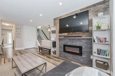 520 Pineview Gardens Shelburne ON L0N 1S2