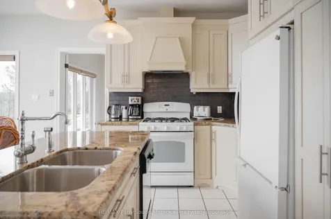 37 Maurys Run Carling ON P0G 1G0