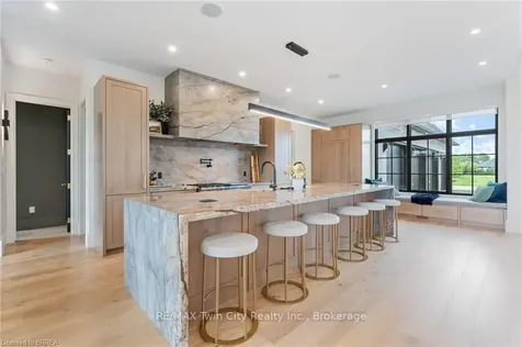 24 Westlake Boulevard Brantford ON N3T 0C9