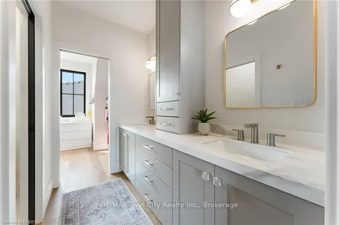 24 Westlake Boulevard Brantford ON N3T 0C9
