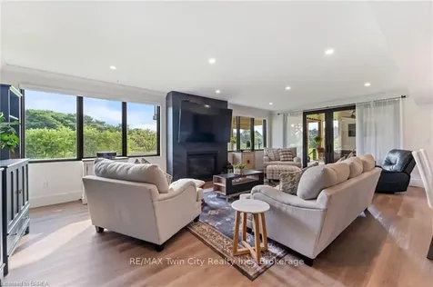 24 Westlake Boulevard Brantford ON N3T 0C9