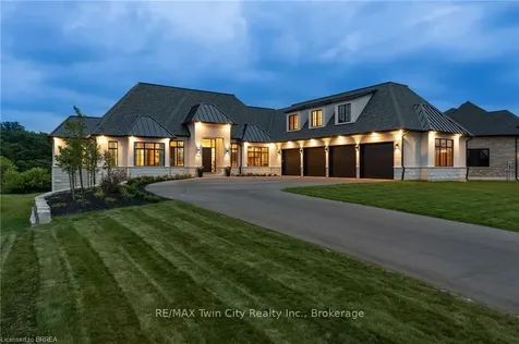 24 Westlake Boulevard Brantford ON N3T 0C9