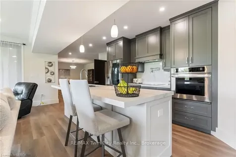 24 Westlake Boulevard Brantford ON N3T 0C9