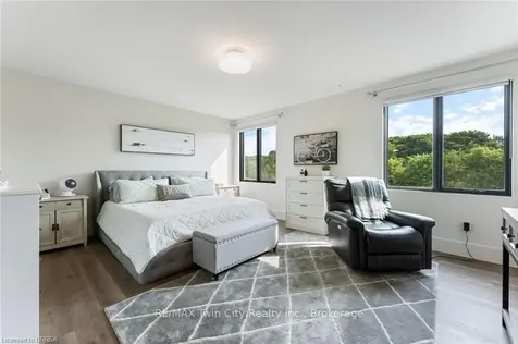 24 Westlake Boulevard Brantford ON N3T 0C9