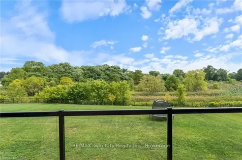 24 Westlake Boulevard Brantford ON N3T 0C9