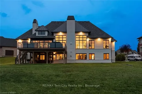 24 Westlake Boulevard Brantford ON N3T 0C9