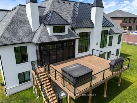 24 Westlake Boulevard Brantford ON N3T 0C9