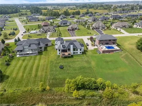 24 Westlake Boulevard Brantford ON N3T 0C9
