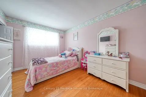 19 Meadow Road Brantford ON N3R 3K9