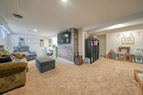 19 Meadow Road Brantford ON N3R 3K9