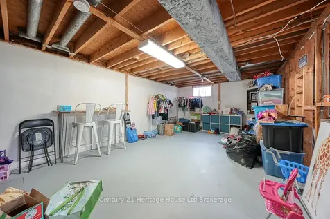 19 Meadow Road Brantford ON N3R 3K9