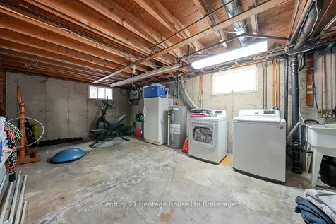 19 Meadow Road Brantford ON N3R 3K9