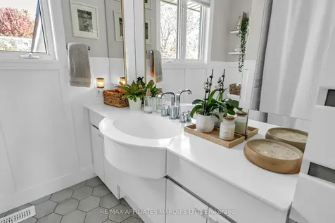 548 Kirkwood Street Cornwall ON K6H 5Y8